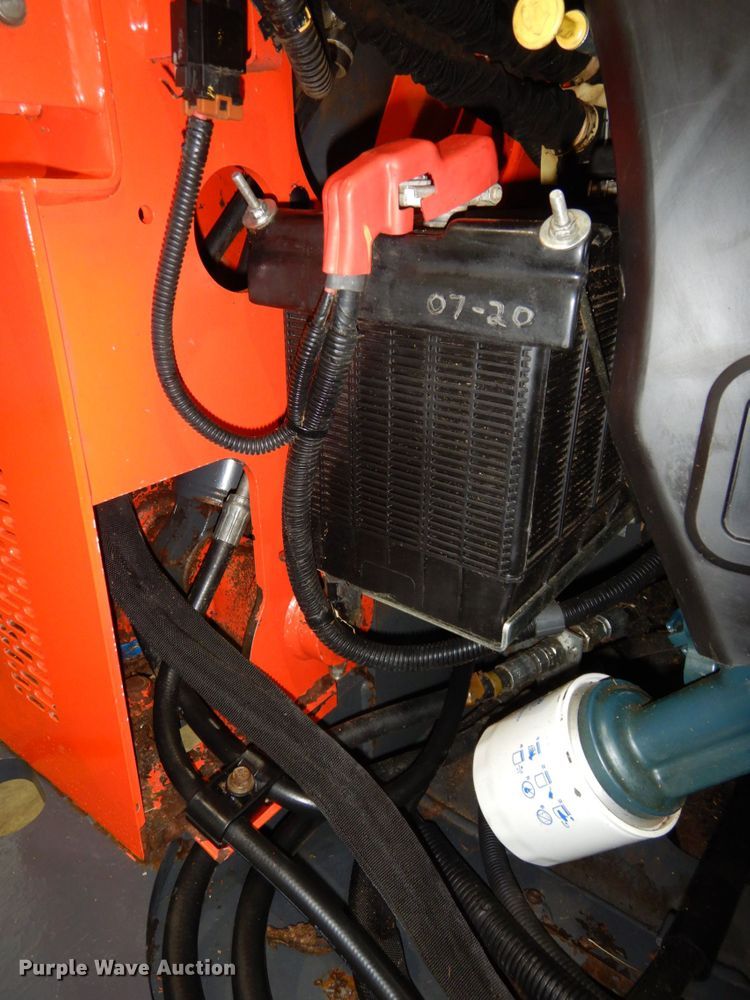 image for item DJ5827 2018 Kubota SSV75  skid steer loader