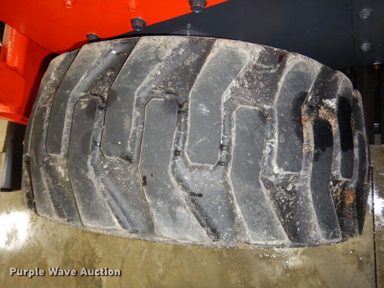 image for item DJ5827 2018 Kubota SSV75  skid steer loader