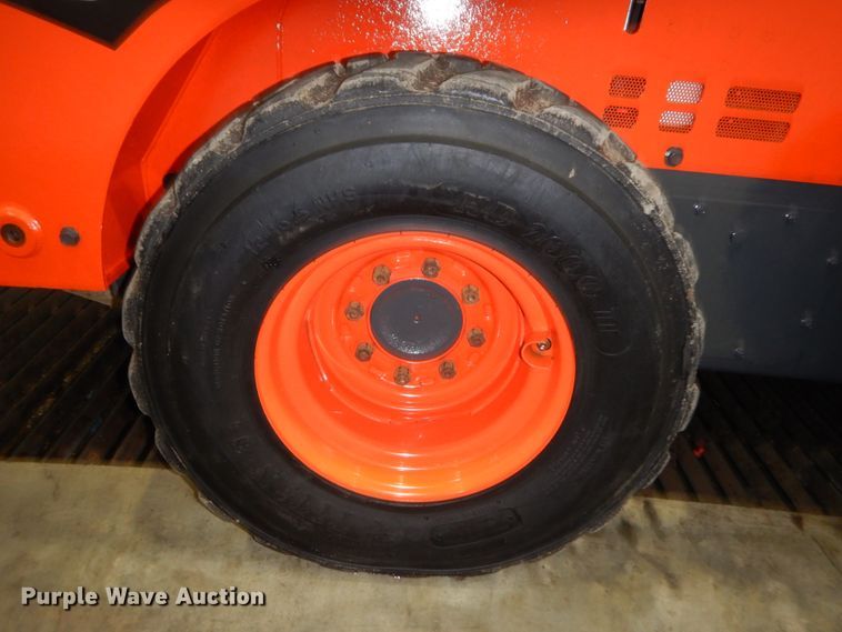 image for item DJ5827 2018 Kubota SSV75  skid steer loader