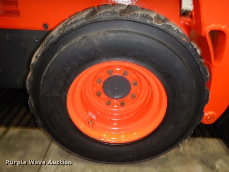 image for item DJ5827 2018 Kubota SSV75  skid steer loader