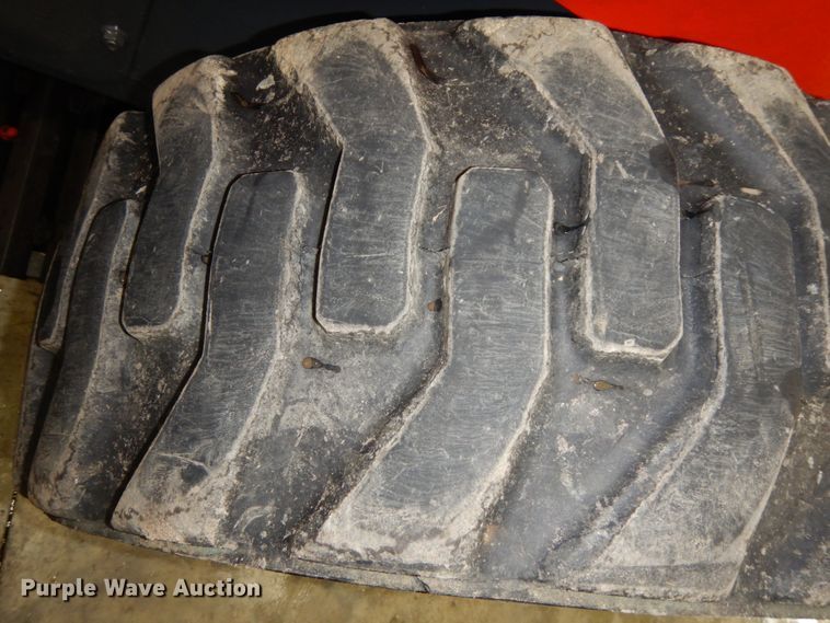 image for item DJ5827 2018 Kubota SSV75  skid steer loader