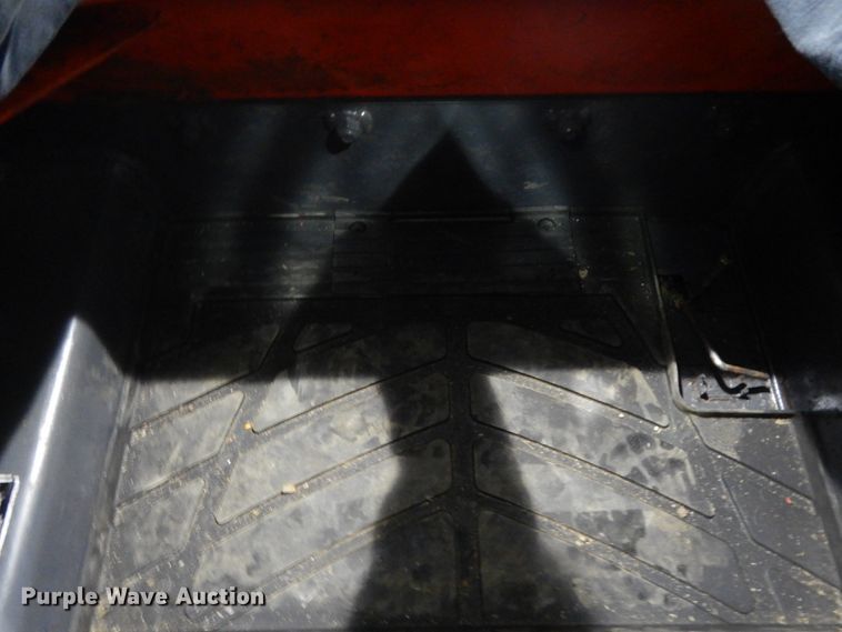 image for item DJ5828 2016 Kubota SSV75  skid steer loader