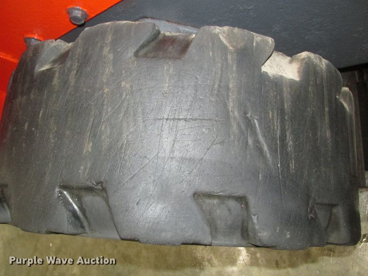 image for item DJ5828 2016 Kubota SSV75  skid steer loader