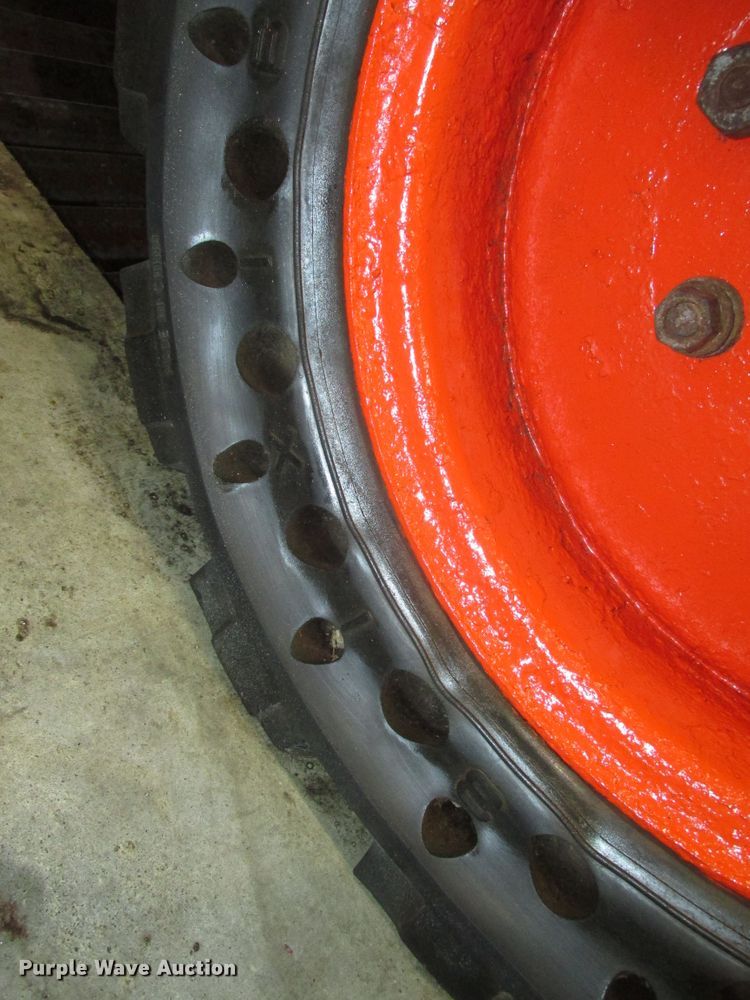 image for item DJ5828 2016 Kubota SSV75  skid steer loader