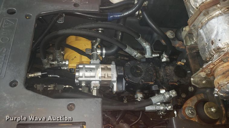 image for item DJ5828 2016 Kubota SSV75  skid steer loader