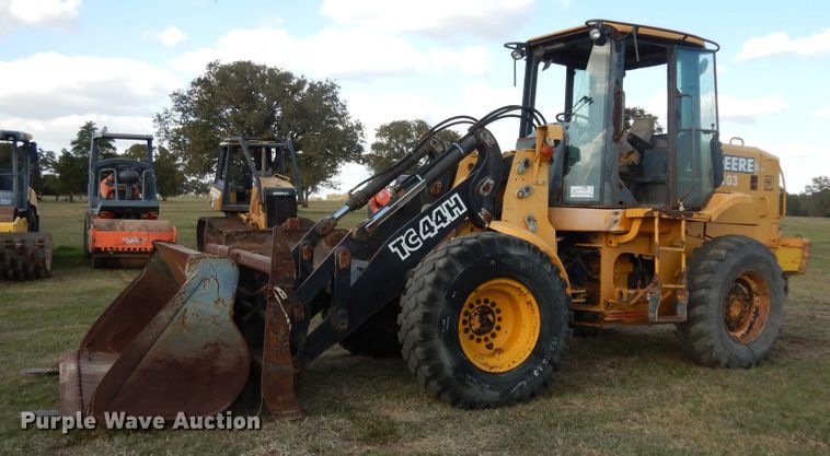 image for item DJ6701 2003 John Deere TC44H  wheel loader