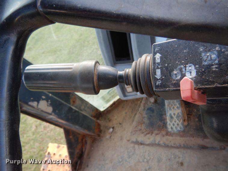 image for item DJ6701 2003 John Deere TC44H  wheel loader