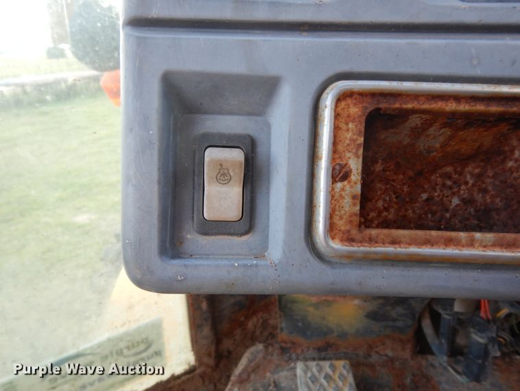 image for item DJ6701 2003 John Deere TC44H  wheel loader