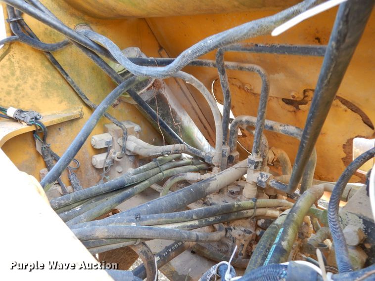 image for item DJ6701 2003 John Deere TC44H  wheel loader