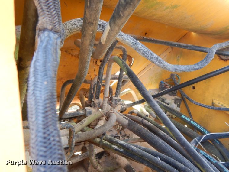 image for item DJ6701 2003 John Deere TC44H  wheel loader