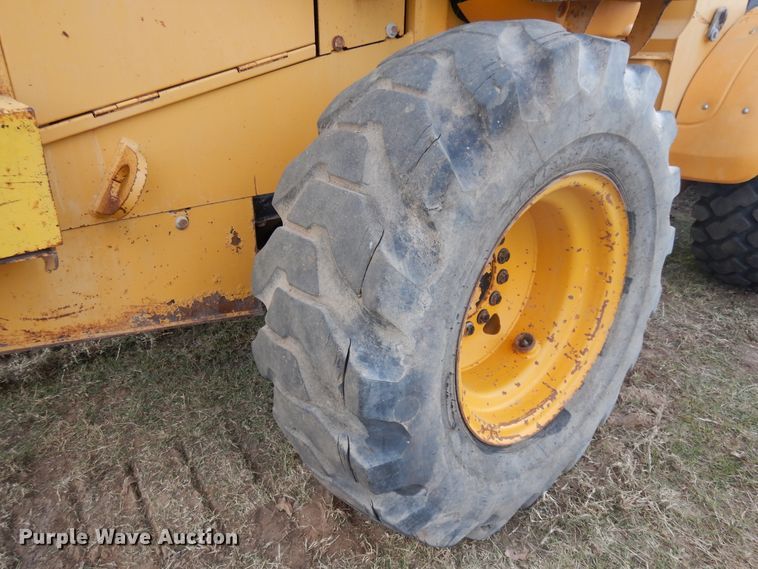 image for item DJ6701 2003 John Deere TC44H  wheel loader