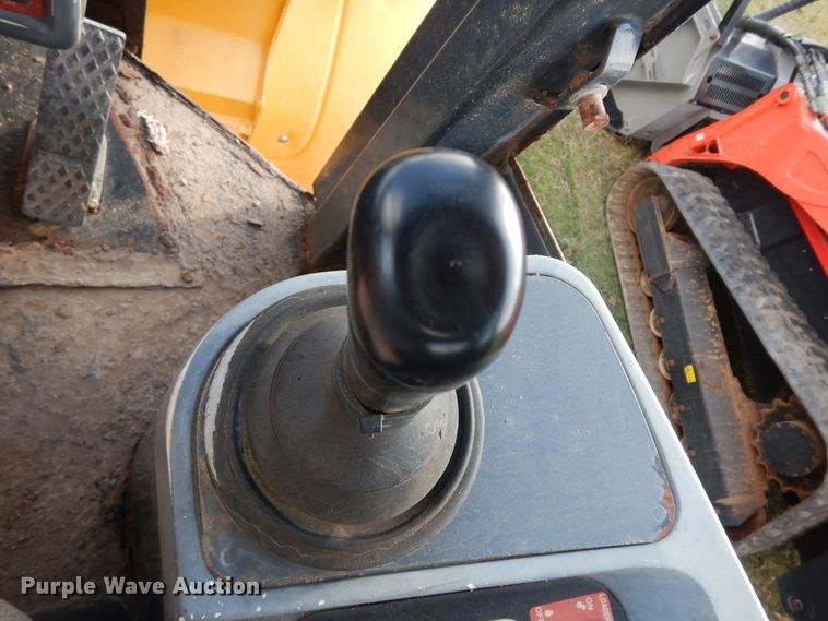 image for item DJ6701 2003 John Deere TC44H  wheel loader