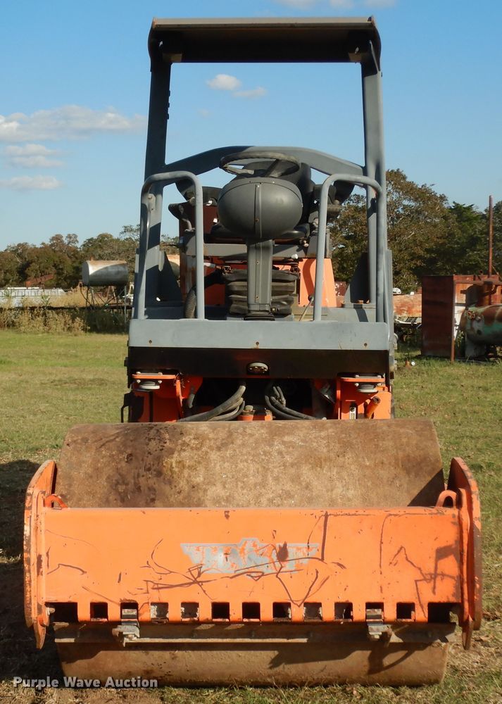 image for item DJ6704 2006 Hamm 3205  single drum roller