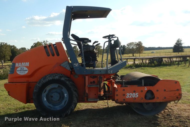 image for item DJ6704 2006 Hamm 3205  single drum roller