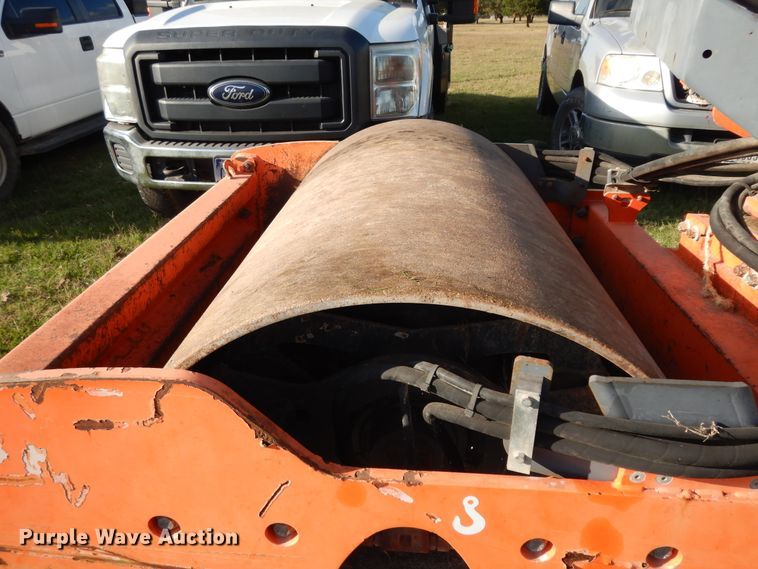 image for item DJ6704 2006 Hamm 3205  single drum roller