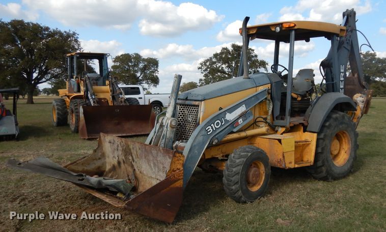 image for item DJ6720 2010 John Deere 310J  backhoe