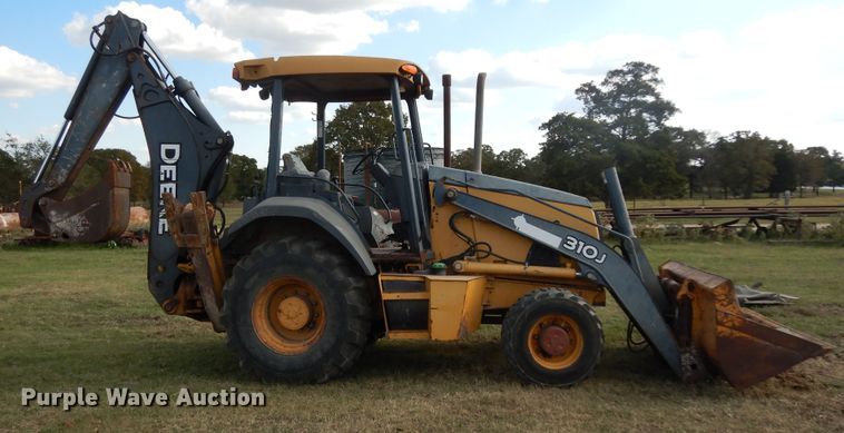 image for item DJ6720 2010 John Deere 310J  backhoe