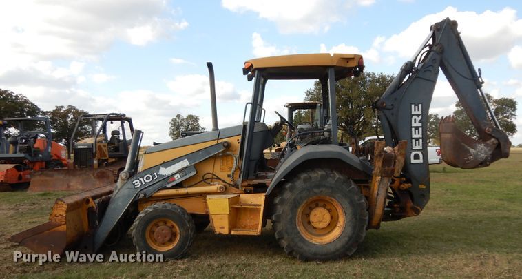 image for item DJ6720 2010 John Deere 310J  backhoe