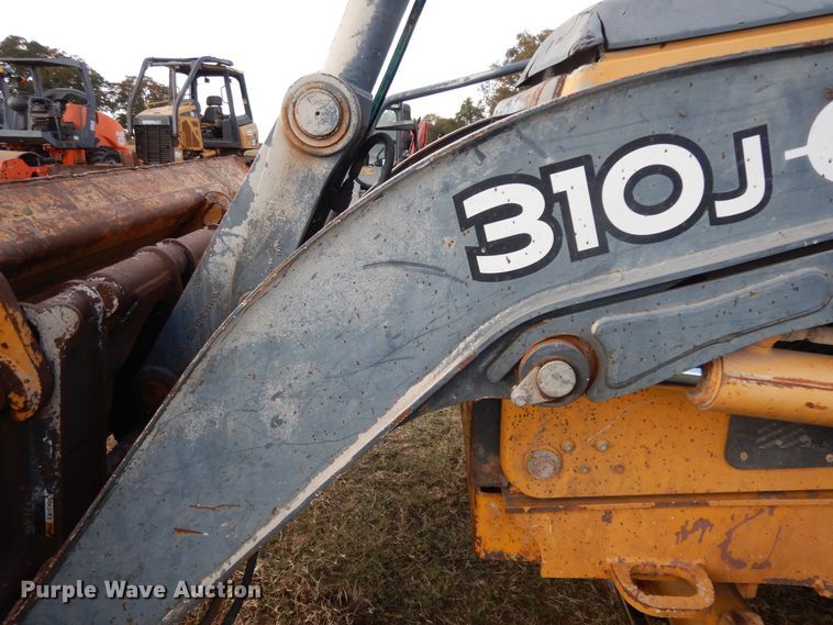 image for item DJ6720 2010 John Deere 310J  backhoe