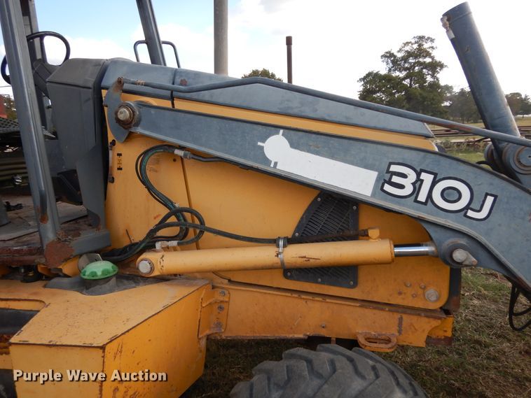 image for item DJ6720 2010 John Deere 310J  backhoe