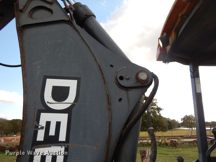 image for item DJ6720 2010 John Deere 310J  backhoe