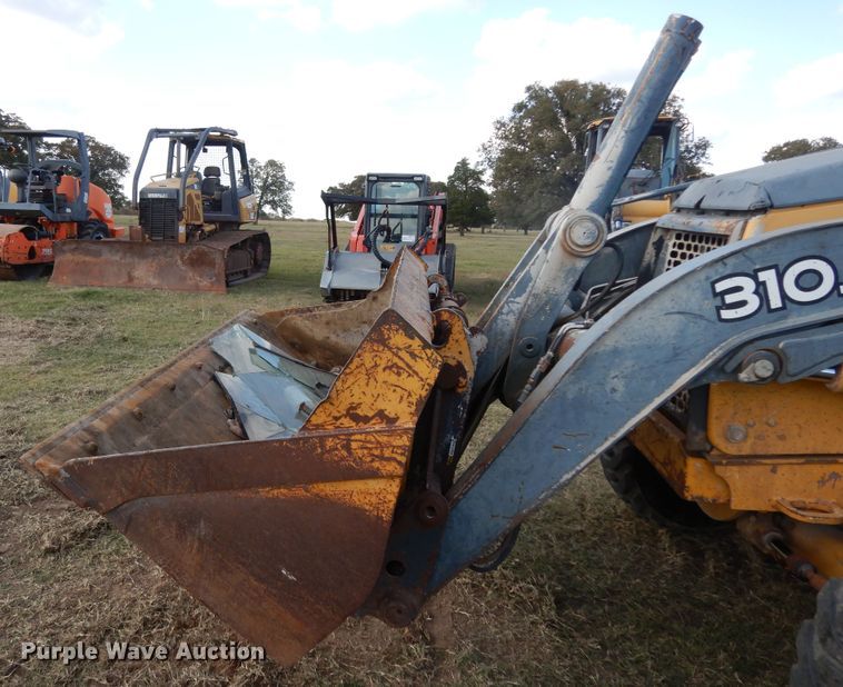 image for item DJ6720 2010 John Deere 310J  backhoe