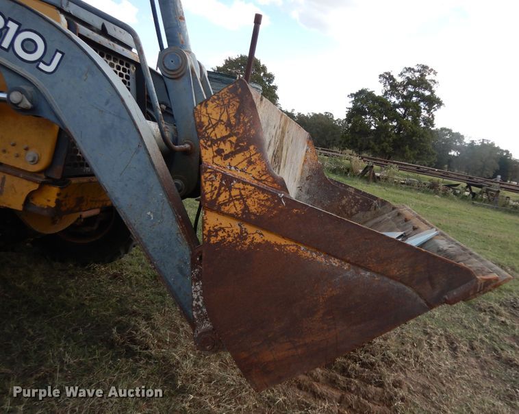 image for item DJ6720 2010 John Deere 310J  backhoe