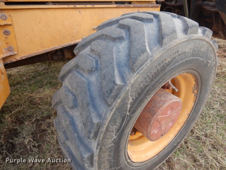 image for item DJ6720 2010 John Deere 310J  backhoe