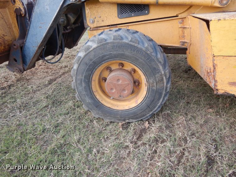 image for item DJ6720 2010 John Deere 310J  backhoe