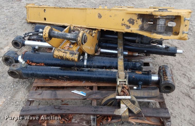 image for item DJ8002 2011 Caterpillar 420E IT  backhoe