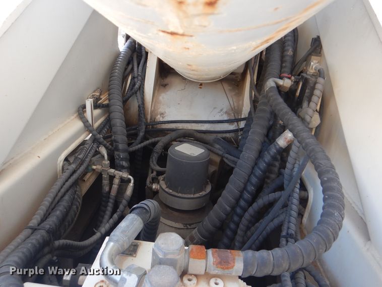 image for item DJ8514 2014 Zoomlion RT60  crane