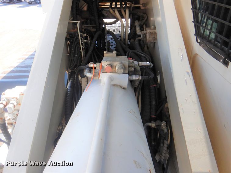 image for item DJ8514 2014 Zoomlion RT60  crane