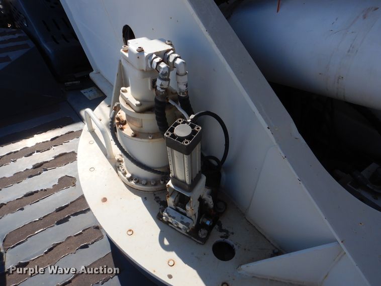 image for item DJ8514 2014 Zoomlion RT60  crane