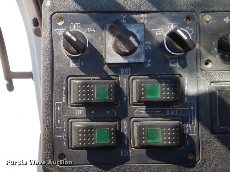 image for item DJ8514 2014 Zoomlion RT60  crane