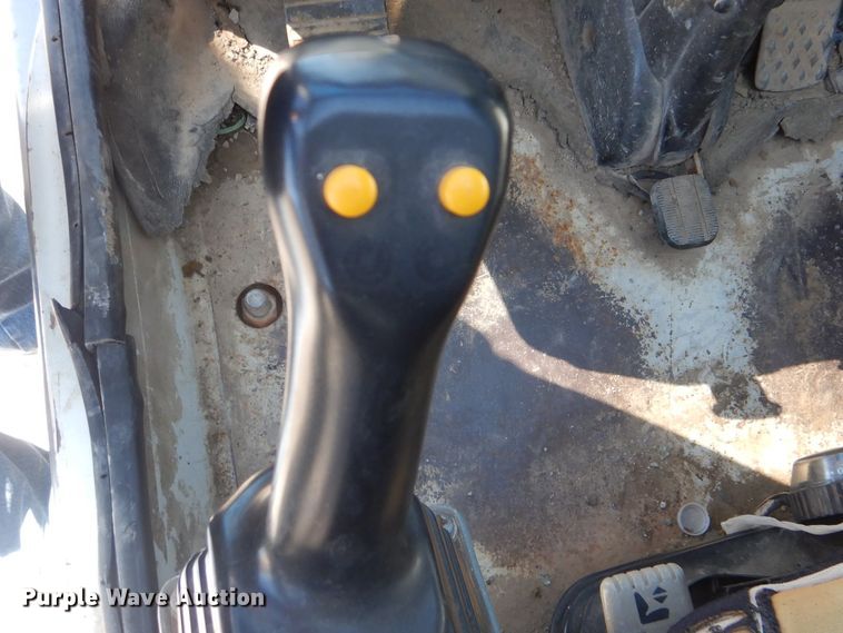 image for item DJ8514 2014 Zoomlion RT60  crane