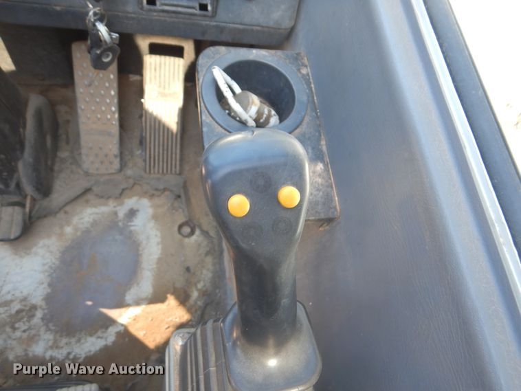 image for item DJ8514 2014 Zoomlion RT60  crane