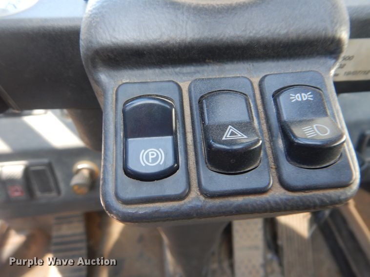 image for item DJ8514 2014 Zoomlion RT60  crane