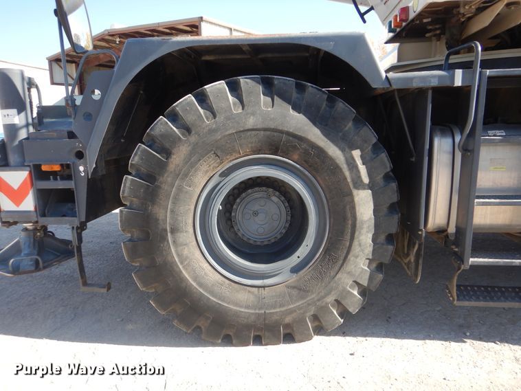 image for item DJ8514 2014 Zoomlion RT60  crane