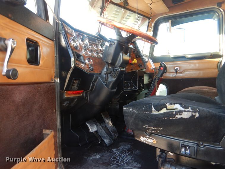 image for item DJ8519 2000 Peterbilt 379  dump truck