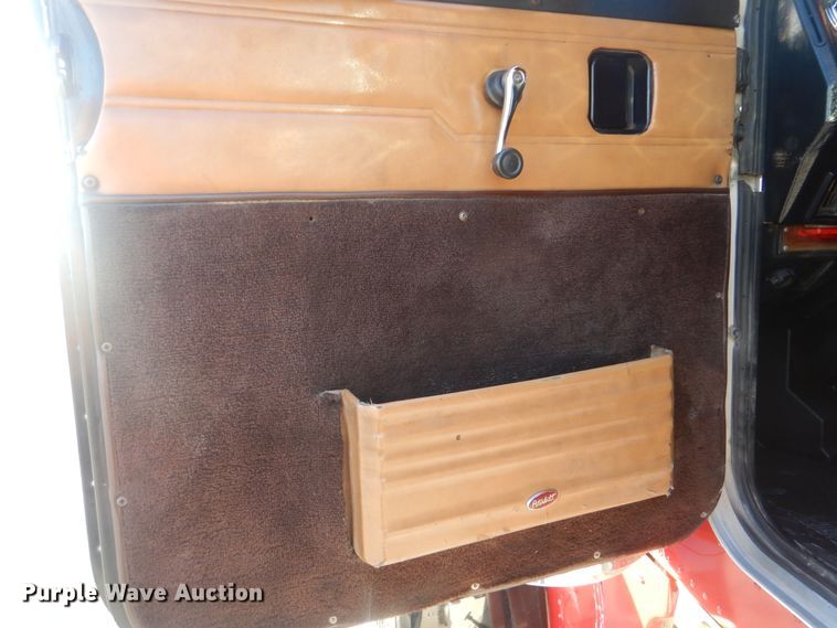 image for item DJ8519 2000 Peterbilt 379  dump truck