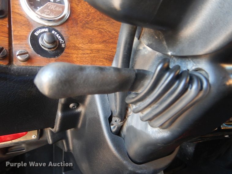 image for item DJ8519 2000 Peterbilt 379  dump truck