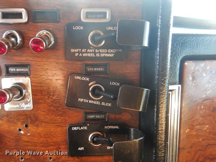 image for item DJ8519 2000 Peterbilt 379  dump truck