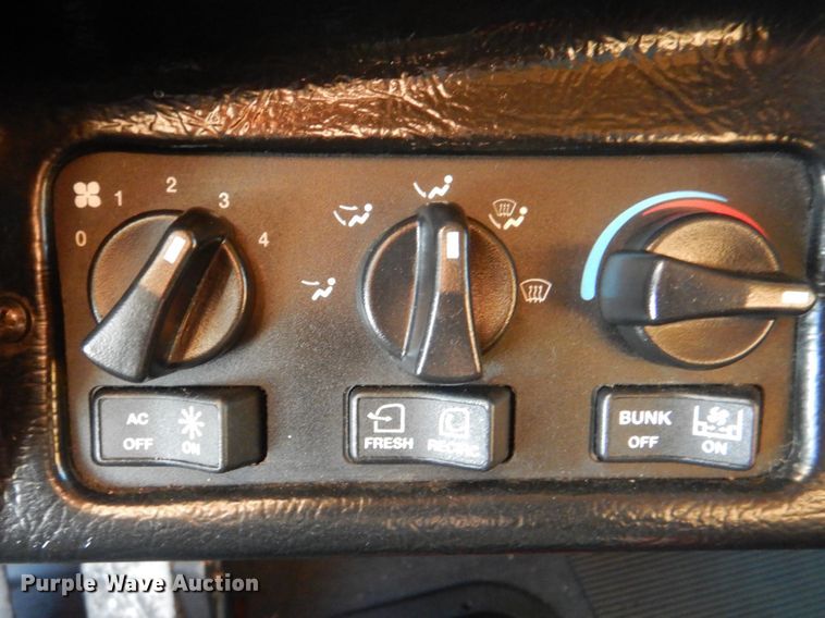 image for item DJ8519 2000 Peterbilt 379  dump truck