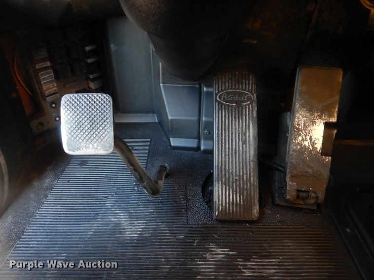 image for item DJ8519 2000 Peterbilt 379  dump truck