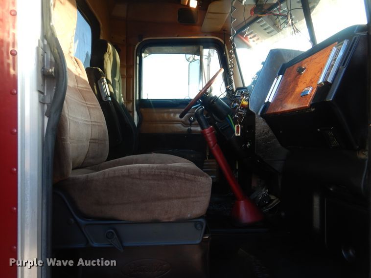 image for item DJ8519 2000 Peterbilt 379  dump truck