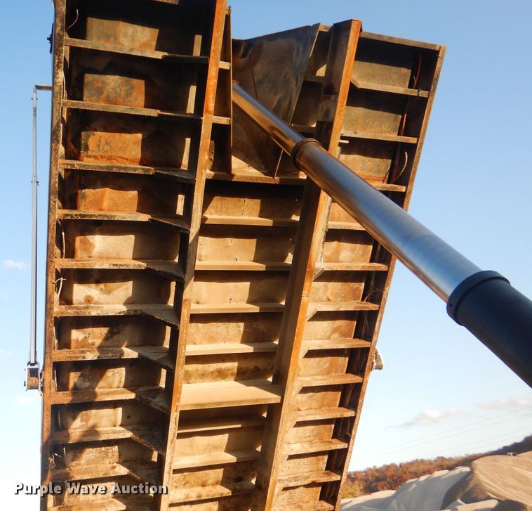 image for item DJ8519 2000 Peterbilt 379  dump truck