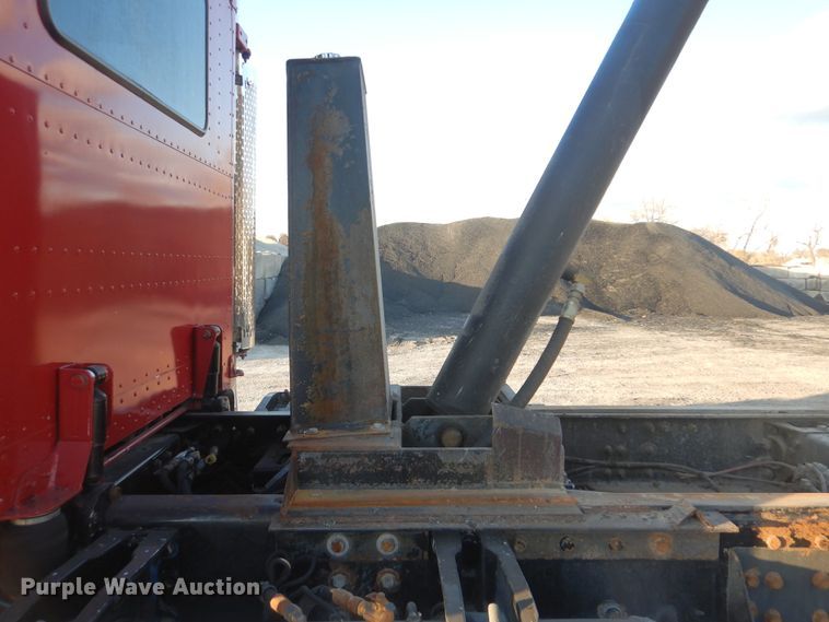 image for item DJ8519 2000 Peterbilt 379  dump truck