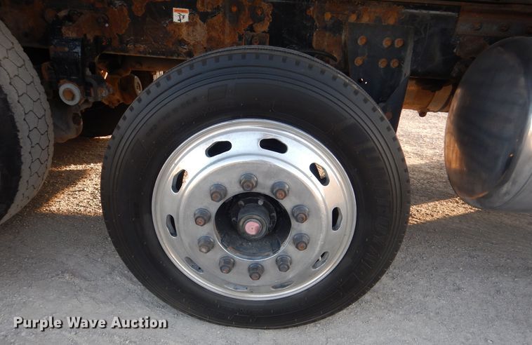 image for item DJ8519 2000 Peterbilt 379  dump truck