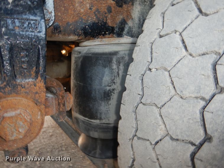 image for item DJ8519 2000 Peterbilt 379  dump truck