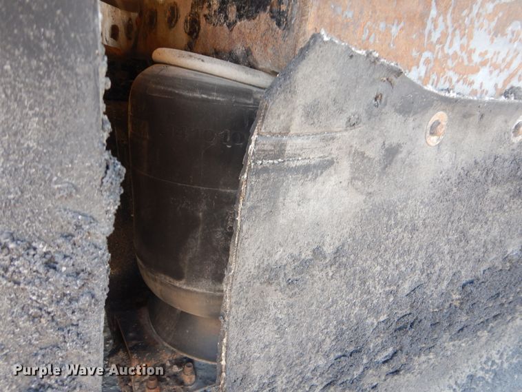 image for item DJ8519 2000 Peterbilt 379  dump truck